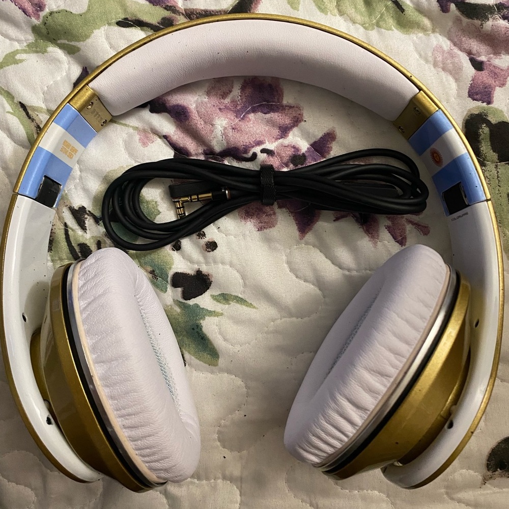 Gold Beats Wired Headphones!